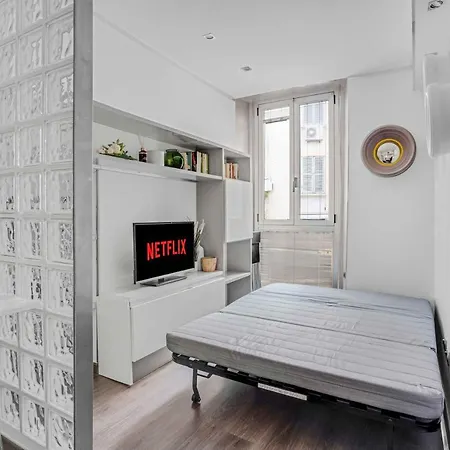 Cc8 -brera-isola- Modern - - Wifi